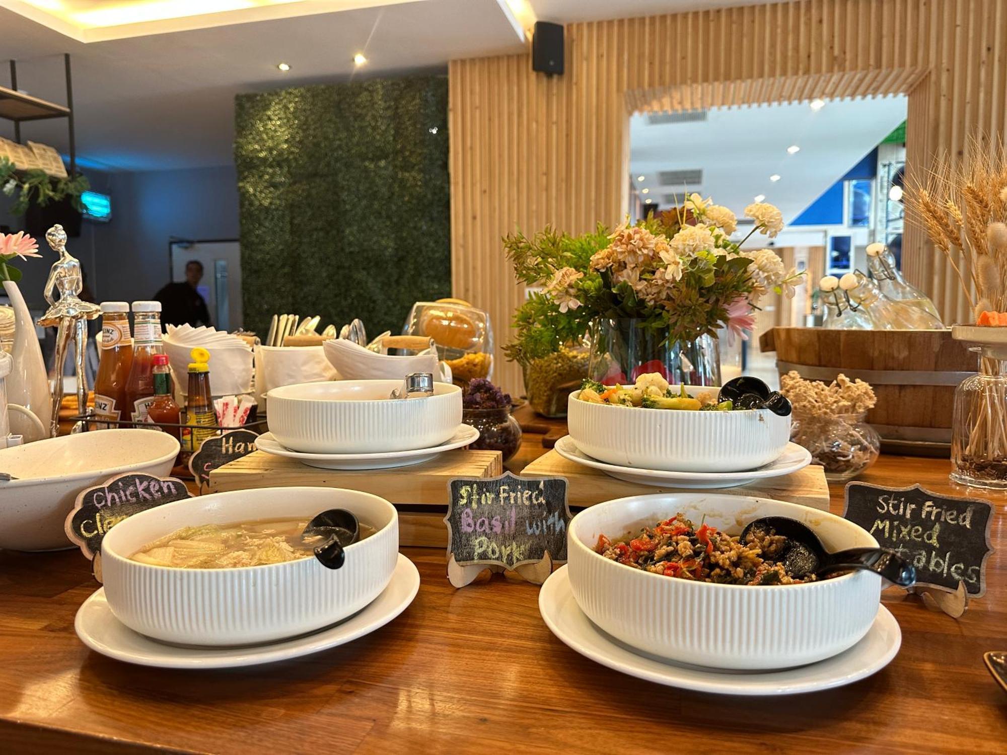 Kokotel Bangkok Dheva Thonglor Banguecoque Exterior foto